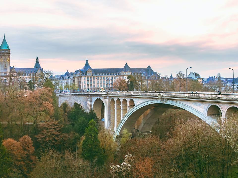 Le pont Adolphe dans la ville de Luxembourg