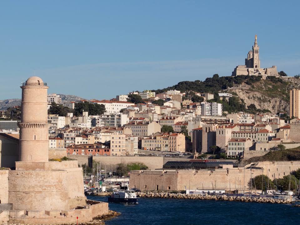 Les immeubles de Marseille vus depuis le port
